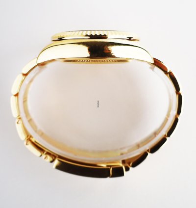 Rolex Sky-dweller 42mm Yellow Gold Fluted Bezel Champagne Arabic Dial 326938
