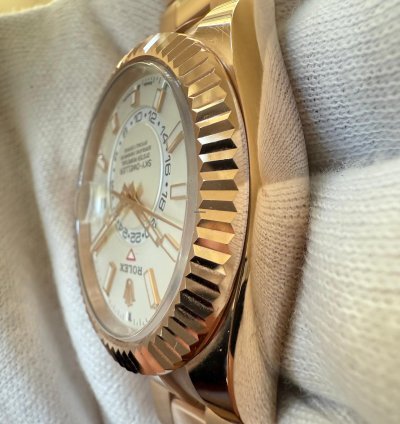 Rolex Sky-dweller Aus Sammlung Mit 2 Zus Tzlichen Bandelementen