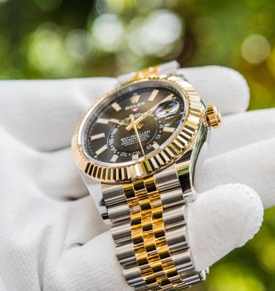 Rolex Sky-dweller Black Dial - Two Tone Jubilee