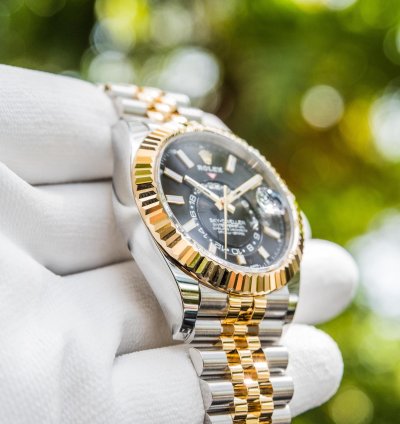 Rolex Sky-dweller Black Dial - Two Tone Jubilee