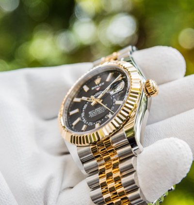 Rolex Sky-dweller Black Dial - Two Tone Jubilee
