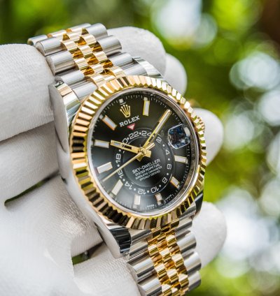 Rolex Sky-dweller Black Dial - Two Tone Jubilee