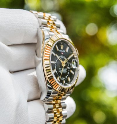 Rolex Sky-dweller Black Dial - Two Tone Jubilee