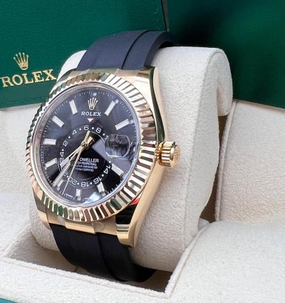 Rolex Sky-dweller Black Dial Yellow Gold Oysterflex