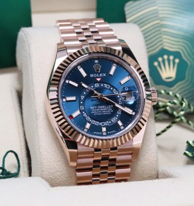 Rolex Sky-dweller Blue Dial Complete Mint Rose Gold Sunburst 42mm Jubilee Fluted Sky 336935