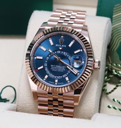 Rolex Sky-dweller Blue Dial Complete Mint Rose Gold Sunburst 42mm Jubilee Fluted Sky 336935