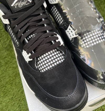 Air Jordan 4 Retro White Thunder