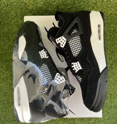 Air Jordan 4 Retro White Thunder
