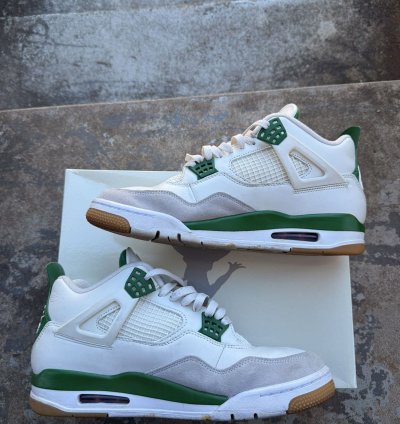 Air Jordan 4 Sb Pine Green