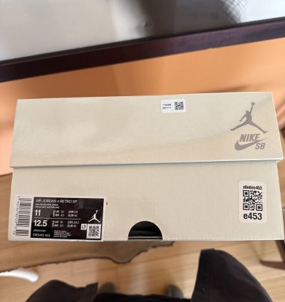 Air Jordan 4 Sb Pine Green