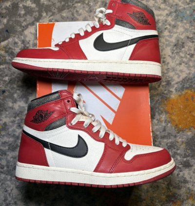Air Jordan Retro 1 Lost And Found Size 9