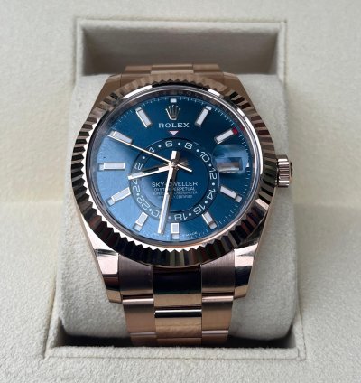 Rolex Sky-dweller Full Set - Unworn