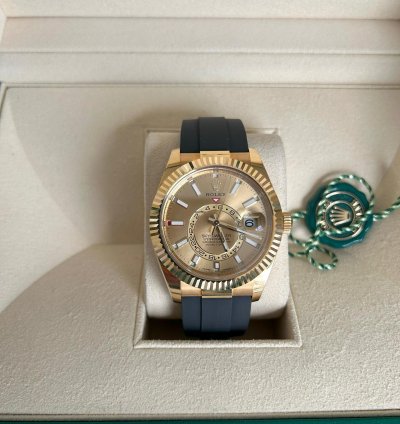 Rolex Sky-dweller Full Set Boite Papier Tat Neuf