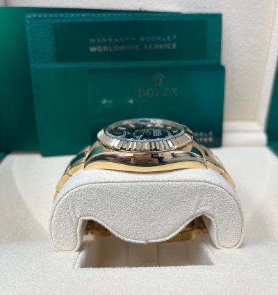 Rolex Sky-dweller Gold 42 Mm Black Index Dial Oyster Bracelet 326938