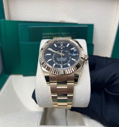 Rolex Sky-dweller Gold 42 Mm Black Index Dial Oyster Bracelet 326938