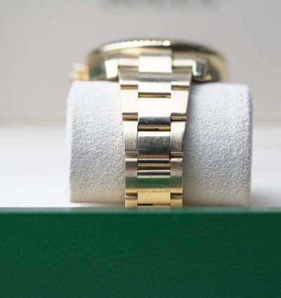 Rolex Sky-dweller Gold Fluted Bezel 42mm Gold Dial Oyster