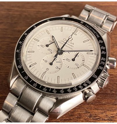 Omega Speedmaster Albino - Extract