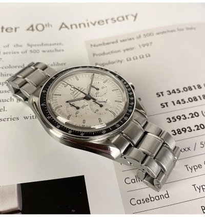 Omega Speedmaster Albino - Extract
