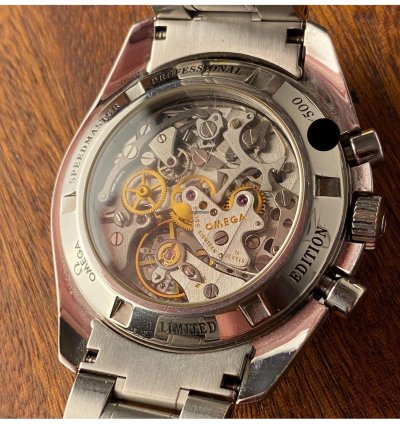 Omega Speedmaster Albino - Extract
