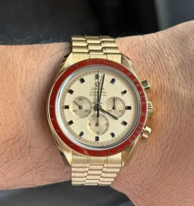 Omega Speedmaster Apollo