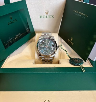 Rolex Sky-dweller Green Dial - Jubillee - 336934 2024