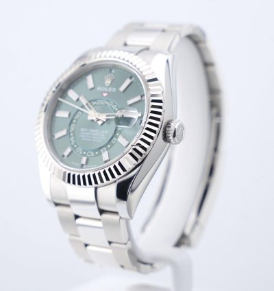 Rolex Sky-dweller Green Dial - Unworn - Box Papers 336934 2025