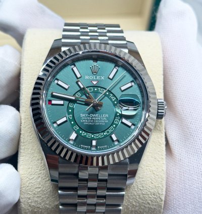 Rolex Sky-dweller Green Dial 2024