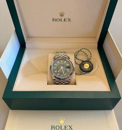 Rolex Sky-dweller Green Dial Full Set New Agosto 2024