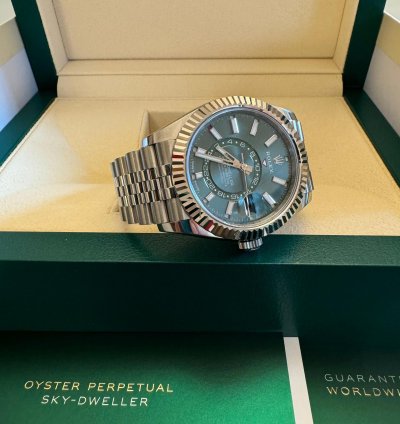 Rolex Sky-dweller Green Dial Full Set New Agosto 2024