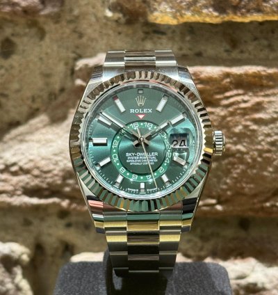 Rolex Sky-dweller Green Dial Neu Ungetragen Aus 2024