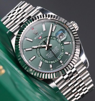 Rolex Sky-dweller Green Dial New Complete 42mm Jubilee Fluted Bezel Steel White Gold 336934
