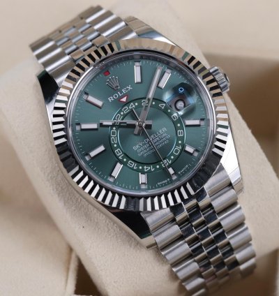 Rolex Sky-dweller Green Dial New Complete 42mm Jubilee Fluted Bezel Steel White Gold 336934