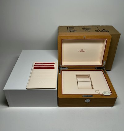 Omega Speedmaster Apollo 8 Speedmaster Dark Side Of The Moon 310 92 44 50 01 001