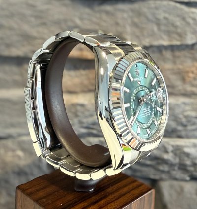 Rolex Sky-dweller Green Dial New Ungetragen 2025