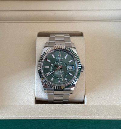 Rolex Sky-dweller Green New 2025