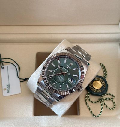 Rolex Sky-dweller Green New 2025