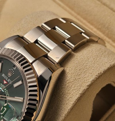 Rolex Sky-dweller Green New Fullset 08 2024 Eu Caseback Sticker
