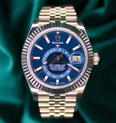Rolex Sky-dweller Mint Complete Set Sky-dweller Jubilee 42mm Blue 18k Everose Gold 336935