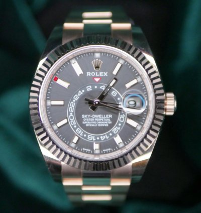 Rolex Sky-dweller Mint Complete Set Sky-dweller Rhodium Dial Rose Gold Stainless Steel 326935