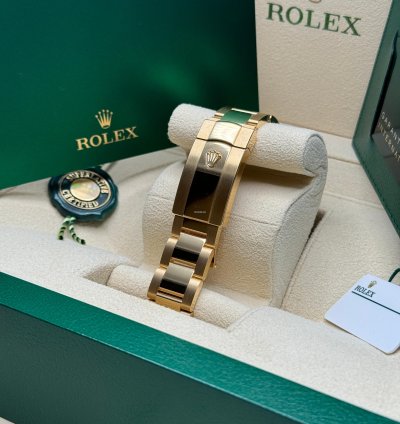 Rolex Sky-dweller New 2022 Black Dial Yellow Gold Fluted Bezel Oyster Bracelet