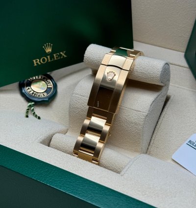 Rolex Sky-dweller New 2022 Black Dial Yellow Gold Fluted Bezel Oyster Bracelet