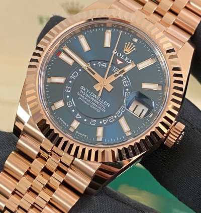 Rolex Sky-dweller New 2024 Unworn Sky-dweller Rose Gold Jubilee Blue Index Dial 336935 Complete Set