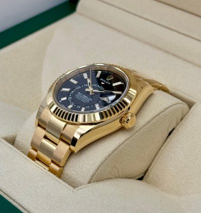 Rolex Sky-dweller New 2025 Sky-dweller 42mm 336938 Yellow Gold Oyster Black Dial