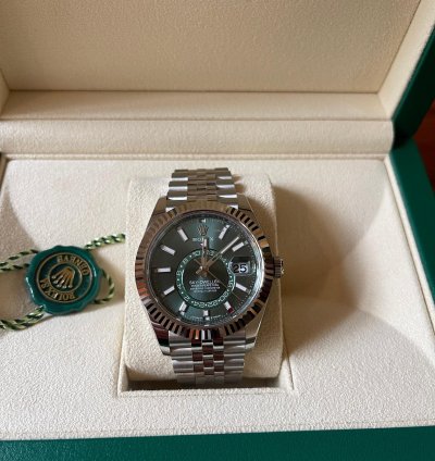 Rolex Sky-dweller New Green Dial Jubilee Skydweller Sky Dweller