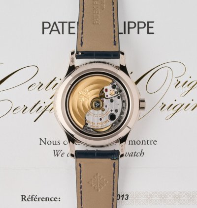 Patek Philippe Annual Calendar 5205g - 18k White Gold - Blue Dial - Full Set - Like New
