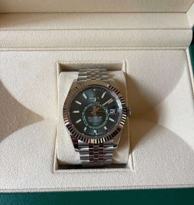 Rolex Sky-dweller New Green Dial Jubilee Skydweller Sky Dweller