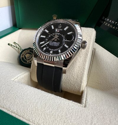 Rolex Sky-dweller New Reference 2023 Black Dial White Gold Fluted Bezel Oysterflex Rubber Strap