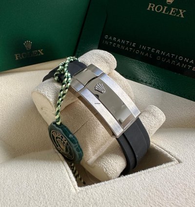 Rolex Sky-dweller New Reference 2023 Black Dial White Gold Fluted Bezel Oysterflex Rubber Strap