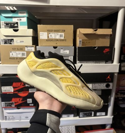 Yeezy 700