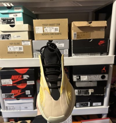 Yeezy 700
